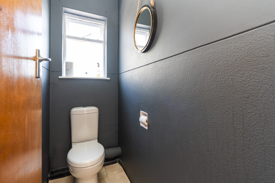 2 Bedroom Property for Sale in Pinelands Western Cape